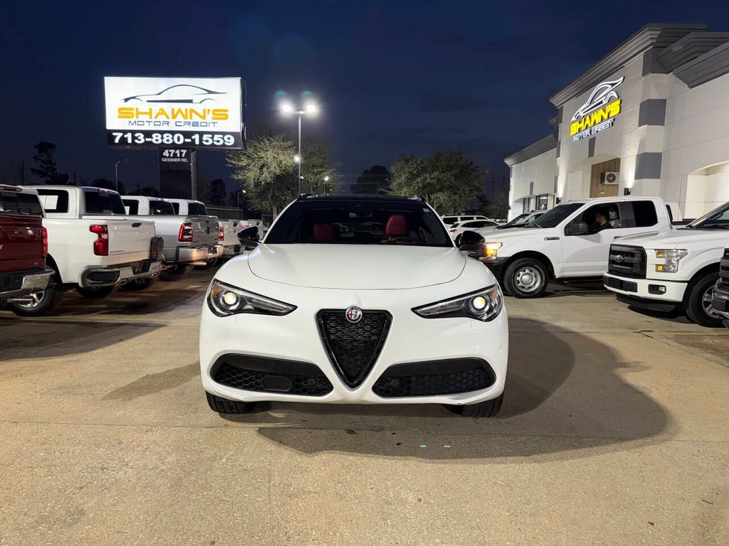 Alfa Romeo Stelvio Vehicle Full-screen Gallery Image 41