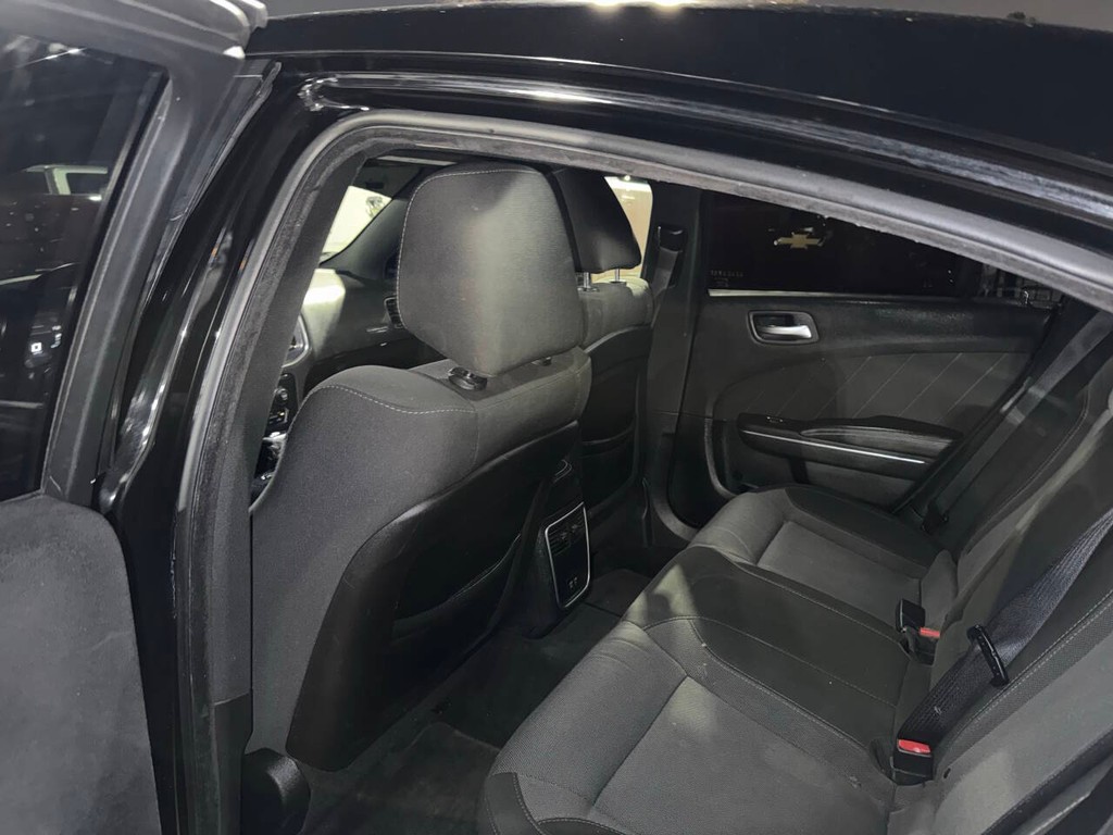 Dodge Charger Vehicle Full-screen Gallery Image 12