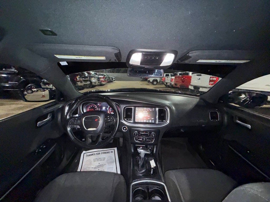 Dodge Charger Vehicle Full-screen Gallery Image 18