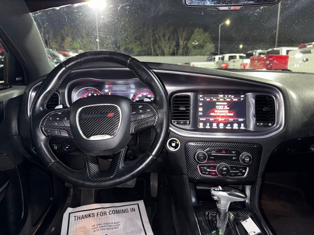 Dodge Charger Vehicle Full-screen Gallery Image 21