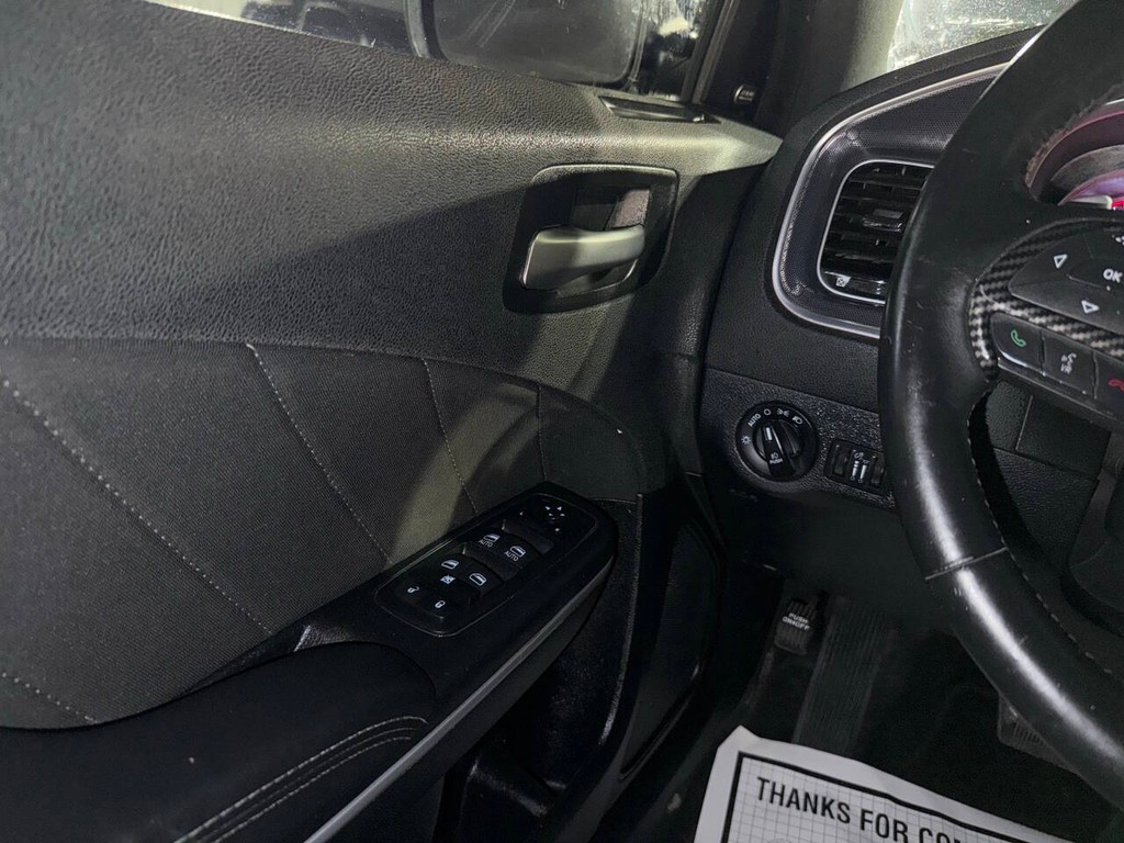 Dodge Charger Vehicle Full-screen Gallery Image 27