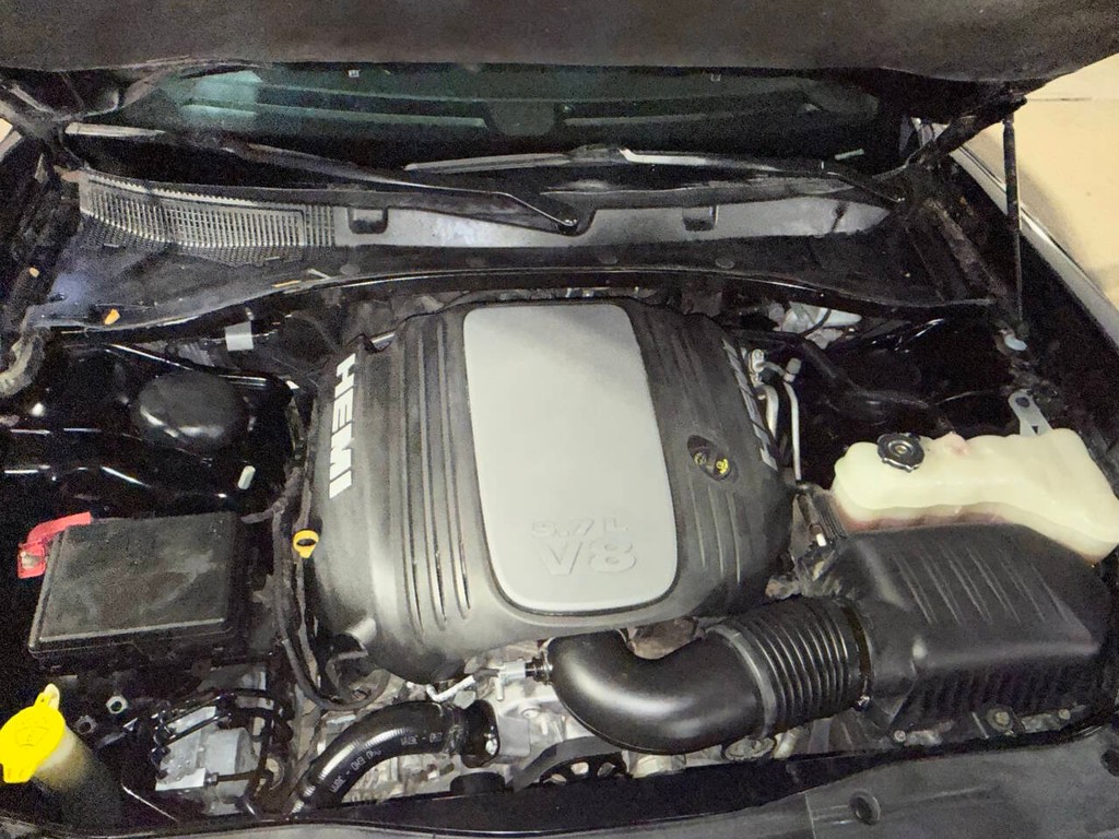 Dodge Charger Vehicle Full-screen Gallery Image 31