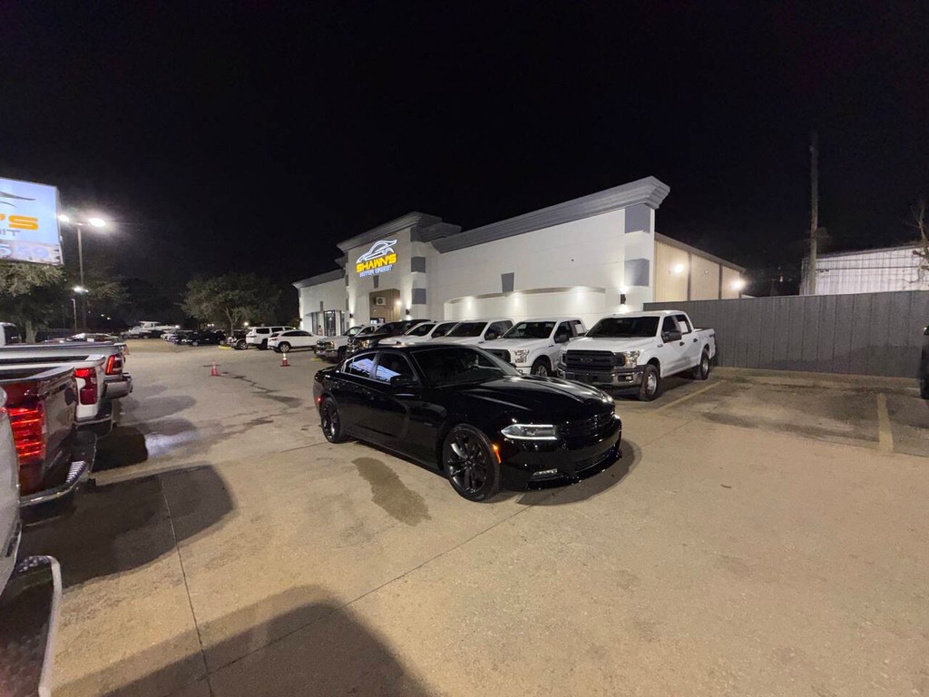 Dodge Charger Vehicle Full-screen Gallery Image 39