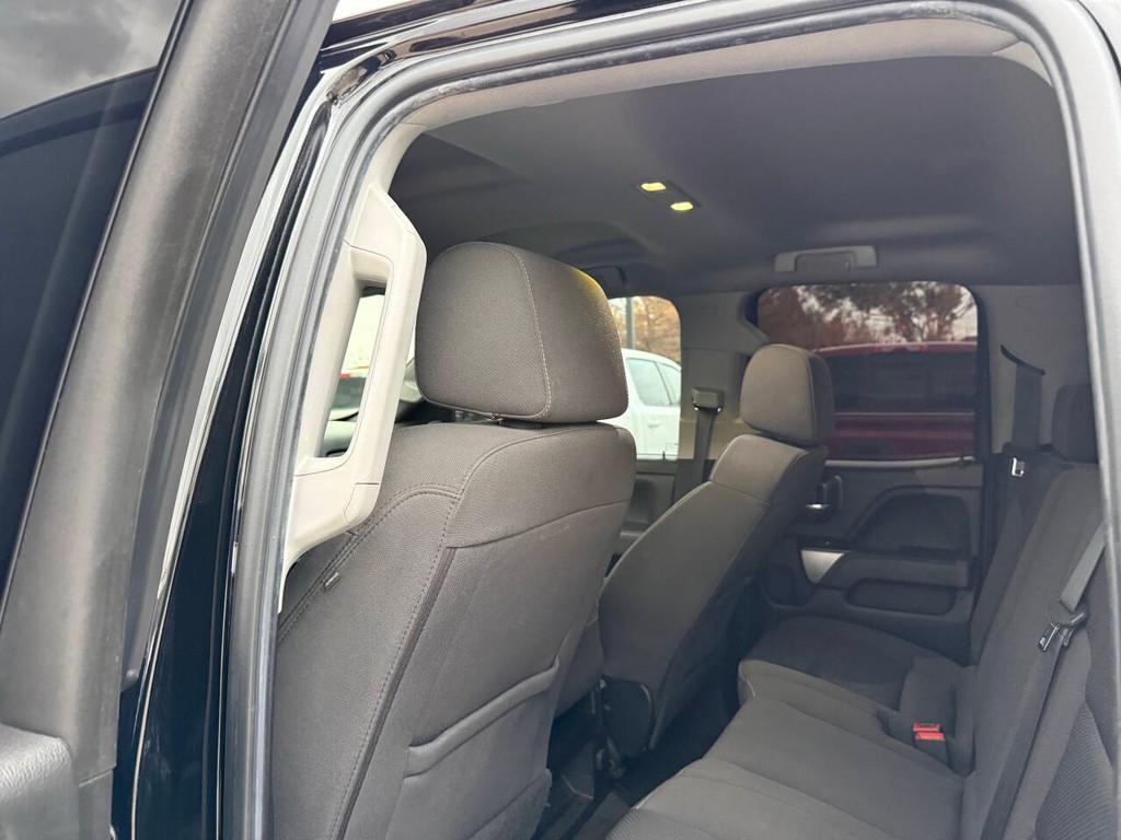 Chevrolet Silverado 1500 Vehicle Full-screen Gallery Image 12