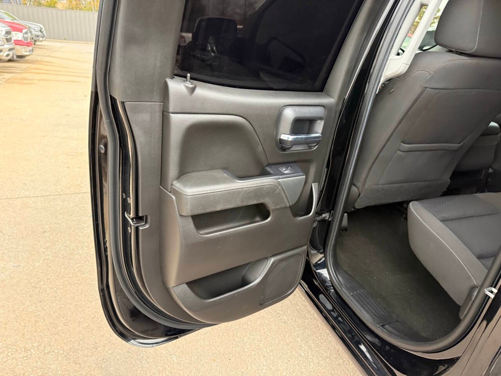 Chevrolet Silverado 1500 Vehicle Full-screen Gallery Image 14