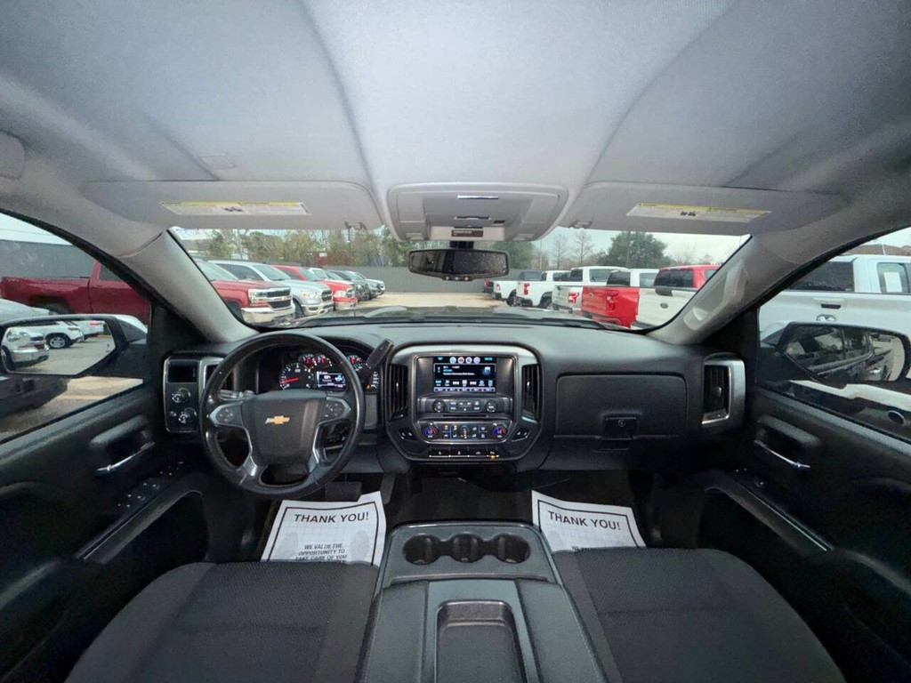 Chevrolet Silverado 1500 Vehicle Full-screen Gallery Image 18