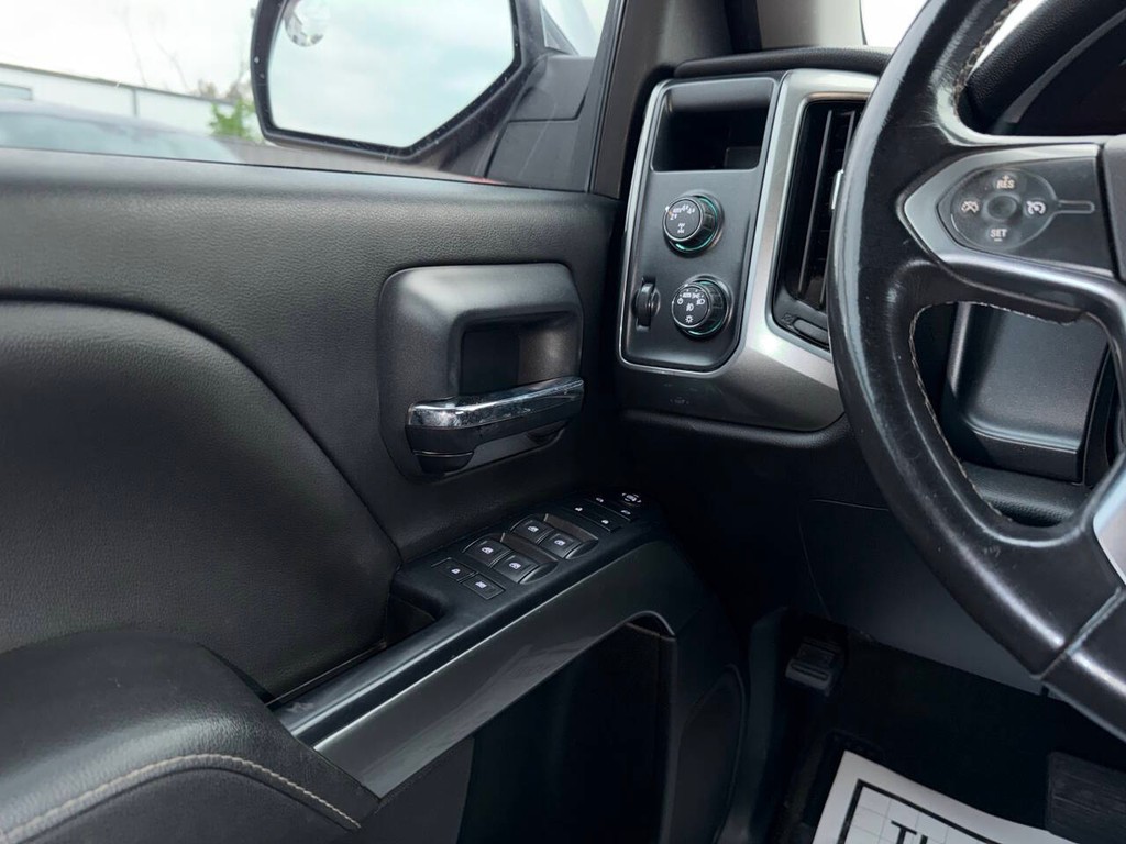 Chevrolet Silverado 1500 Vehicle Full-screen Gallery Image 30