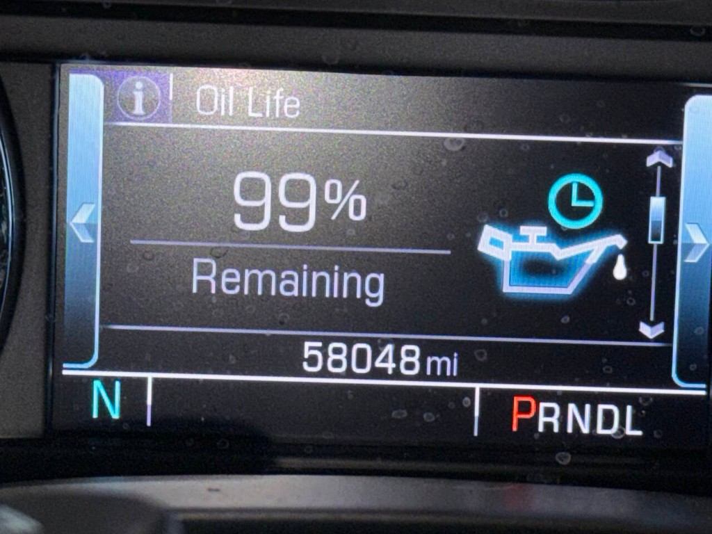 Chevrolet Silverado 1500 Vehicle Full-screen Gallery Image 32