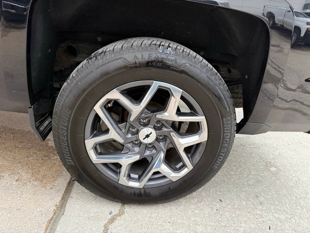 Chevrolet Silverado 1500 Vehicle Full-screen Gallery Image 36