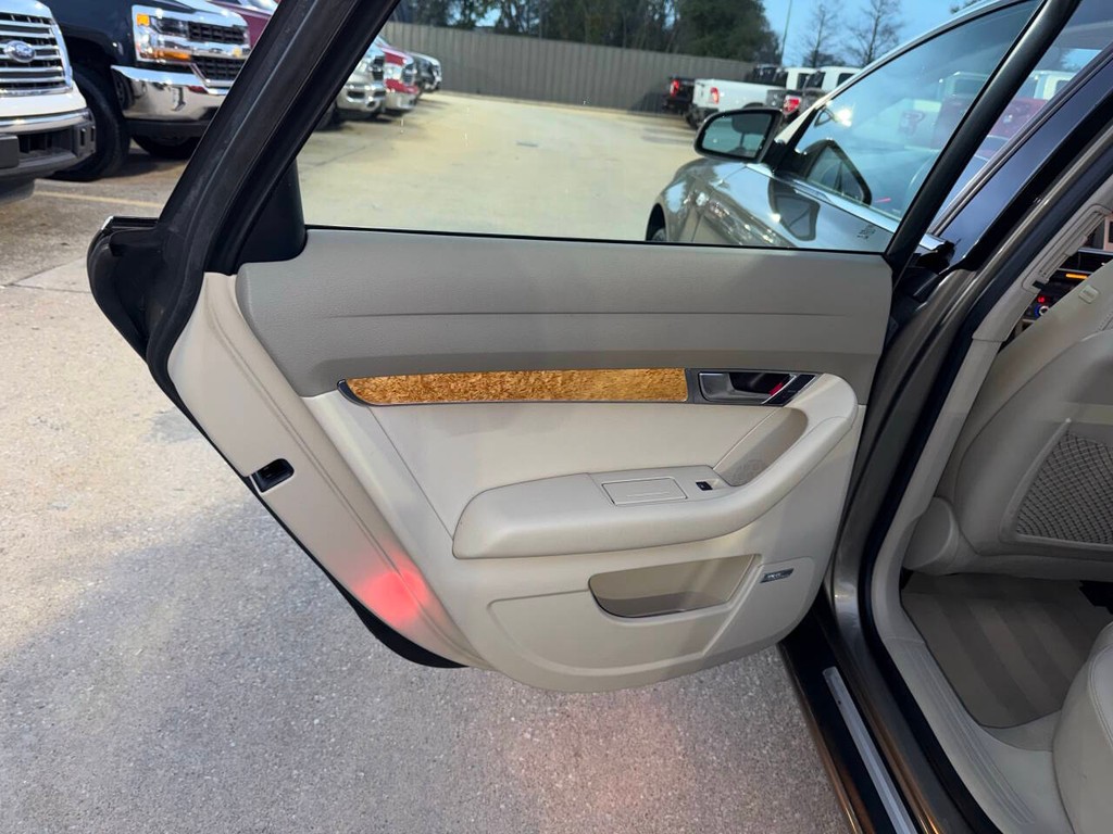 Audi A6 Vehicle Full-screen Gallery Image 14