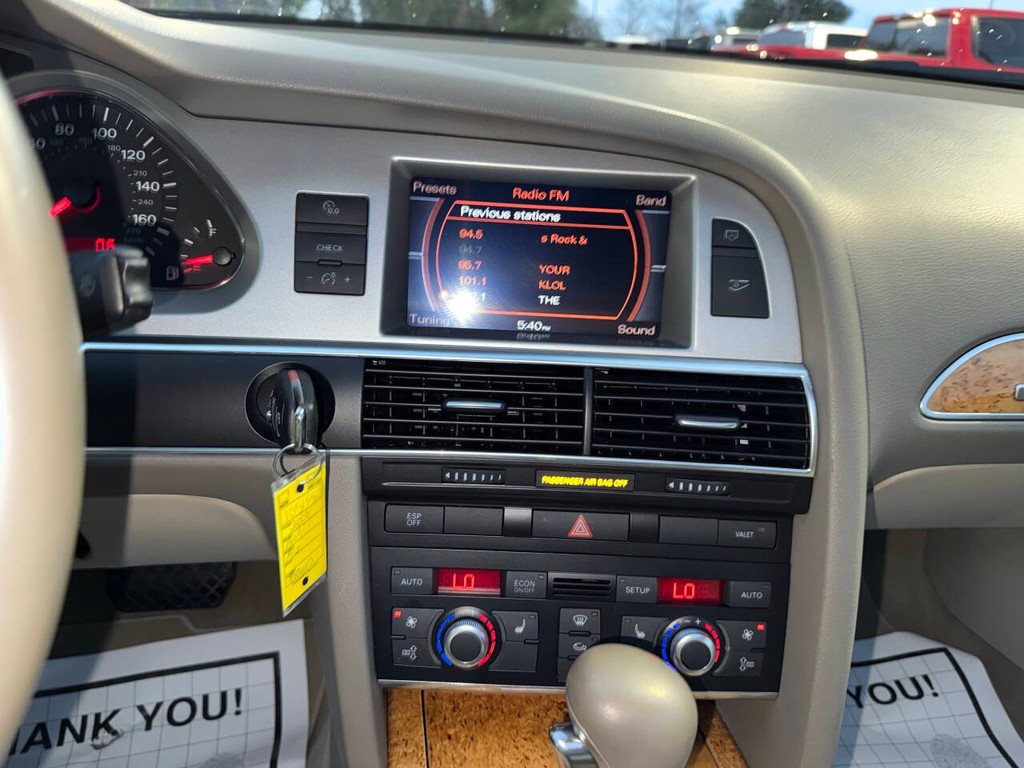 Audi A6 Vehicle Full-screen Gallery Image 25