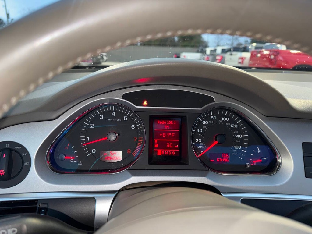 Audi A6 Vehicle Full-screen Gallery Image 31