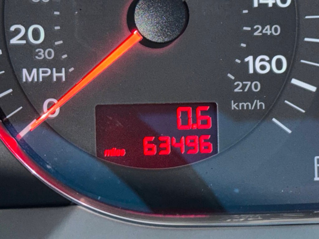 Audi A6 Vehicle Full-screen Gallery Image 32