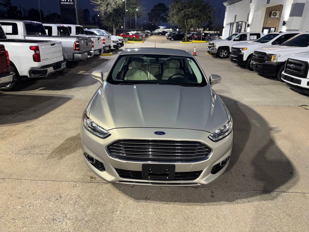 Ford Fusion Vehicle Full-screen Gallery Image 38