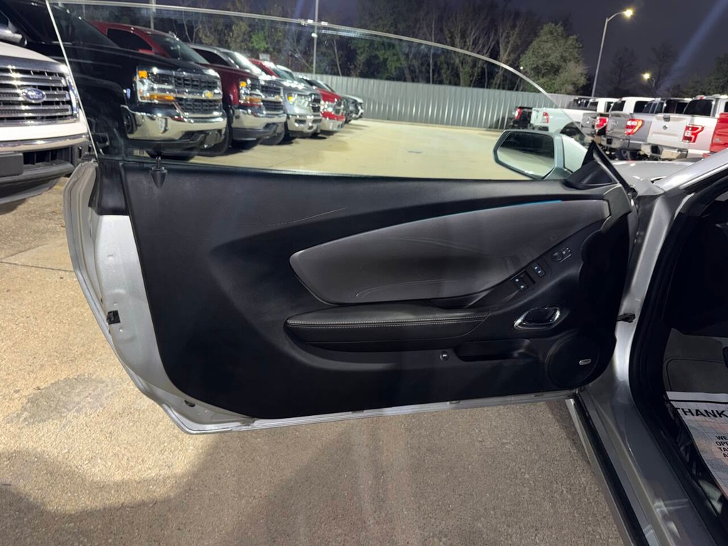 Chevrolet Camaro Vehicle Full-screen Gallery Image 09