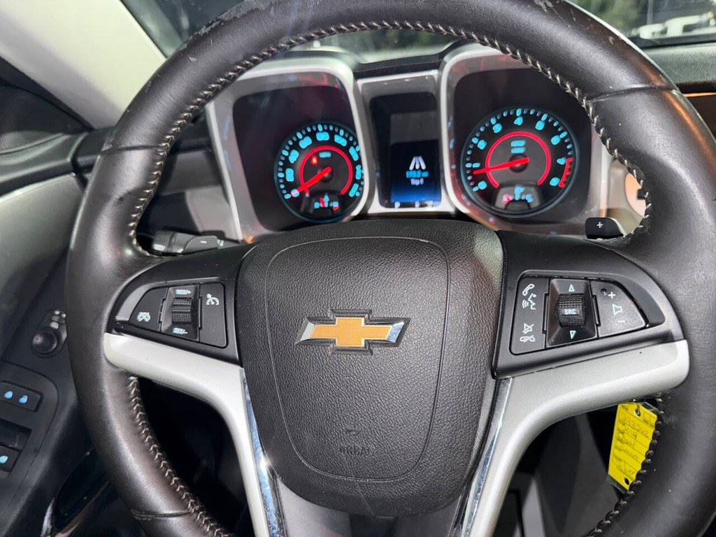 Chevrolet Camaro Vehicle Full-screen Gallery Image 18