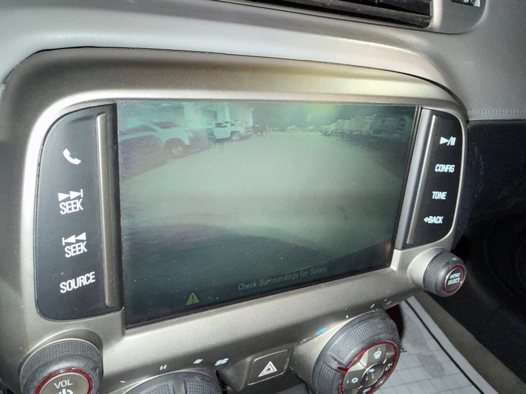 Chevrolet Camaro Vehicle Full-screen Gallery Image 21