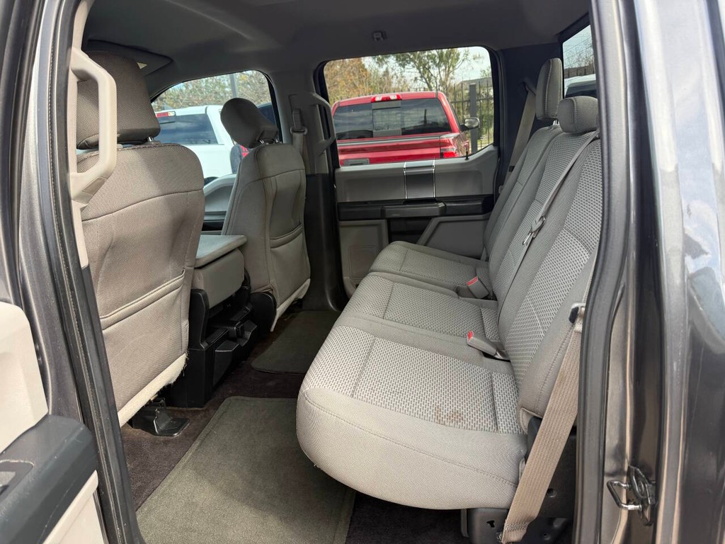 Ford F-150 Vehicle Full-screen Gallery Image 13