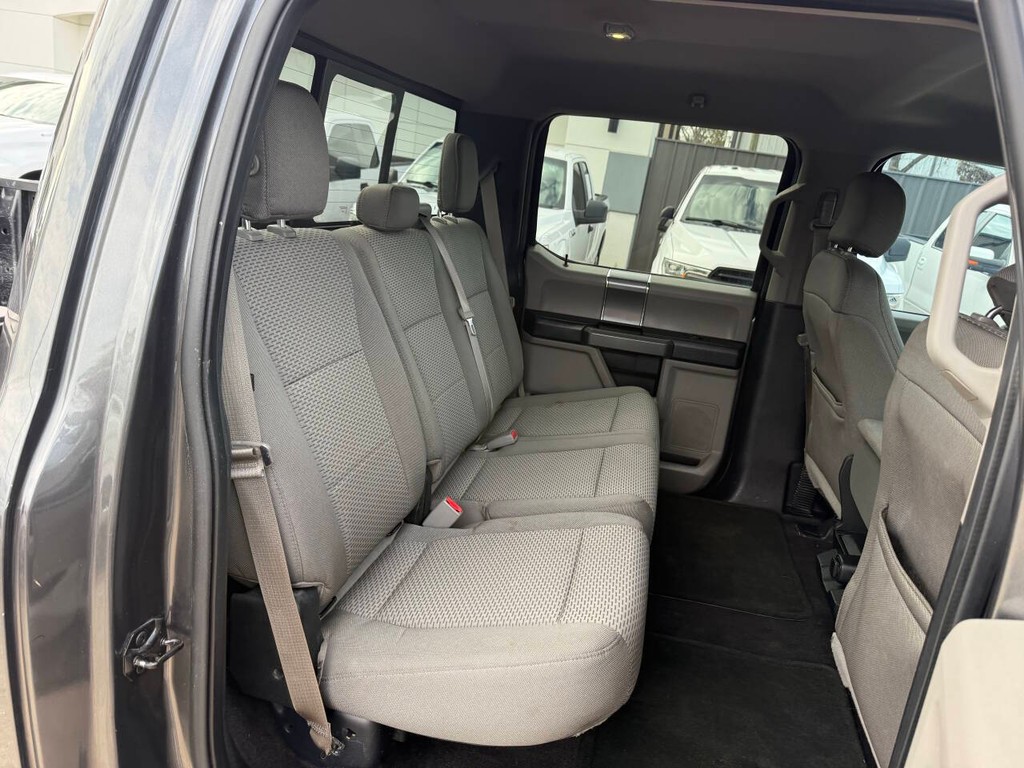 Ford F-150 Vehicle Full-screen Gallery Image 15