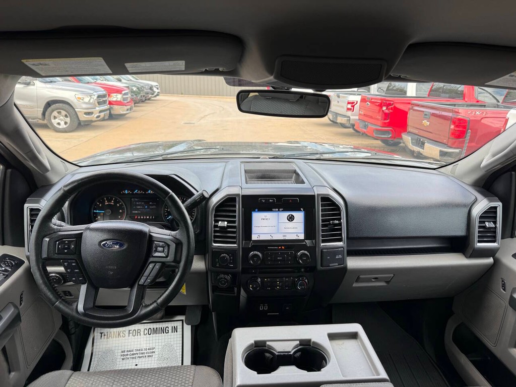 Ford F-150 Vehicle Full-screen Gallery Image 17