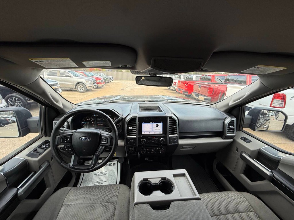 Ford F-150 Vehicle Full-screen Gallery Image 18