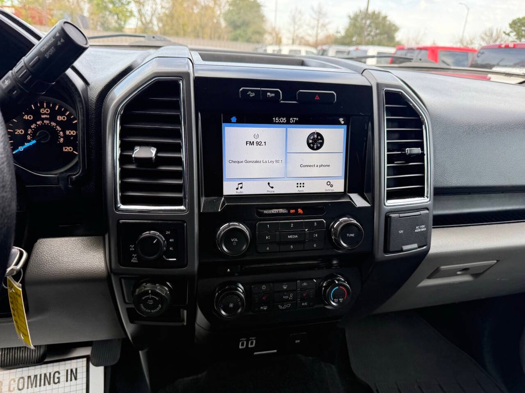 Ford F-150 Vehicle Full-screen Gallery Image 24