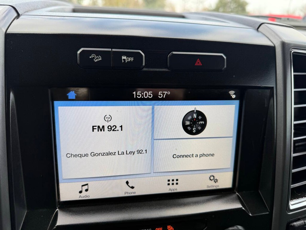 Ford F-150 Vehicle Full-screen Gallery Image 25