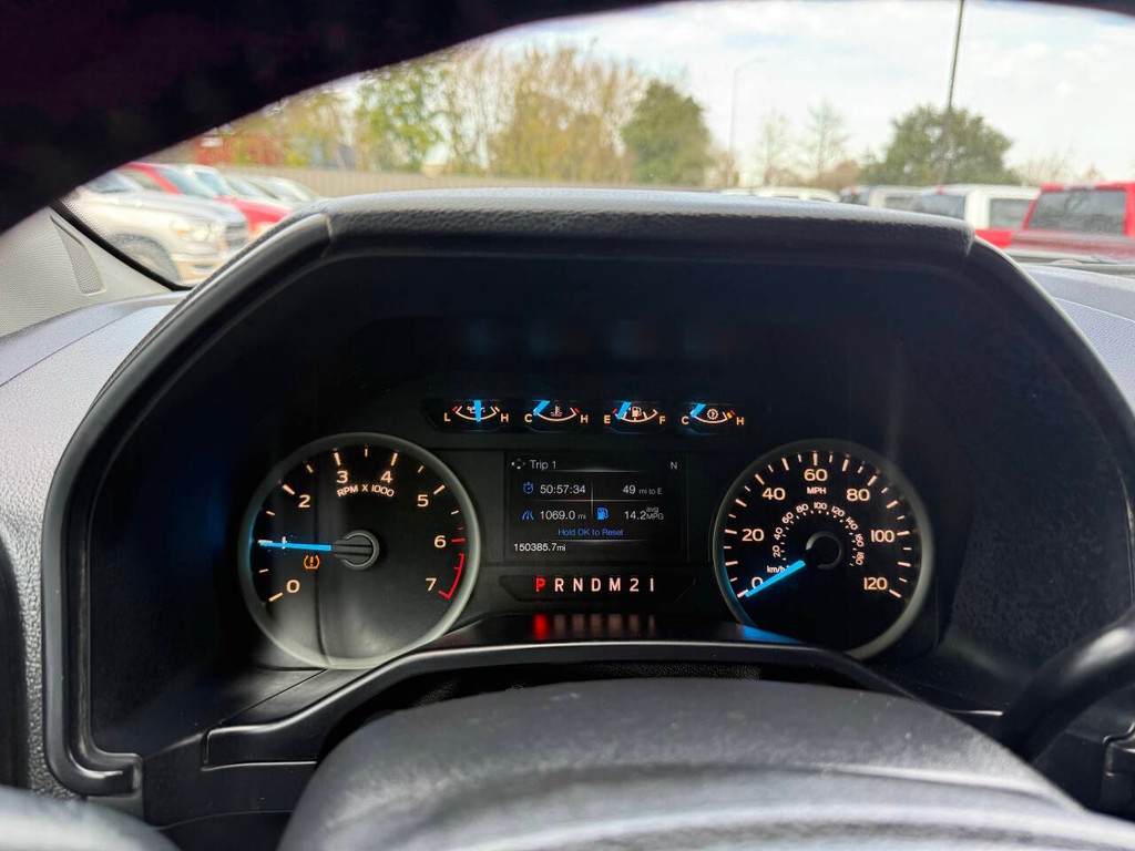 Ford F-150 Vehicle Full-screen Gallery Image 30