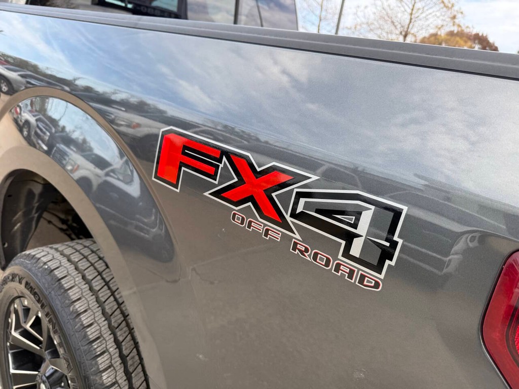 Ford F-150 Vehicle Full-screen Gallery Image 37