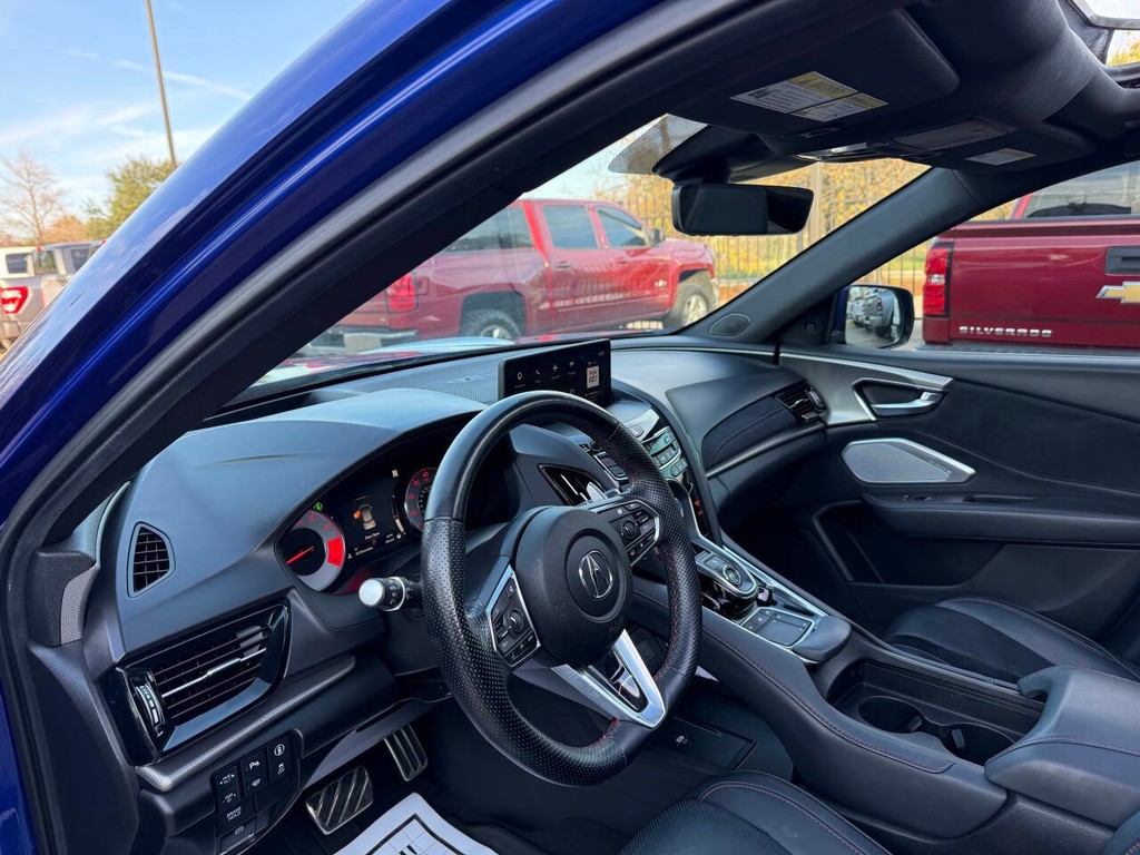 Acura RDX Vehicle Full-screen Gallery Image 06