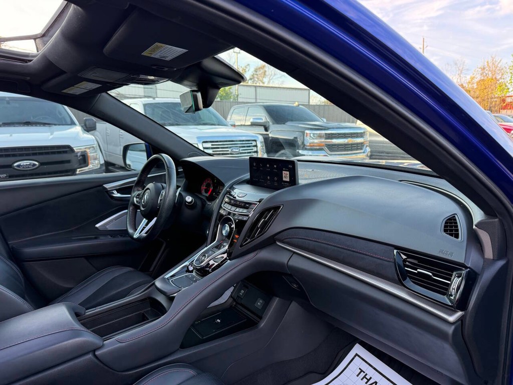 Acura RDX Vehicle Full-screen Gallery Image 09