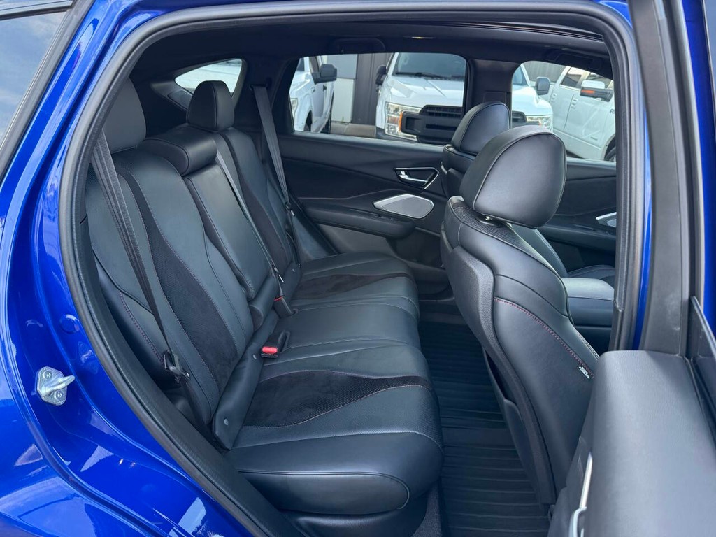 Acura RDX Vehicle Full-screen Gallery Image 15