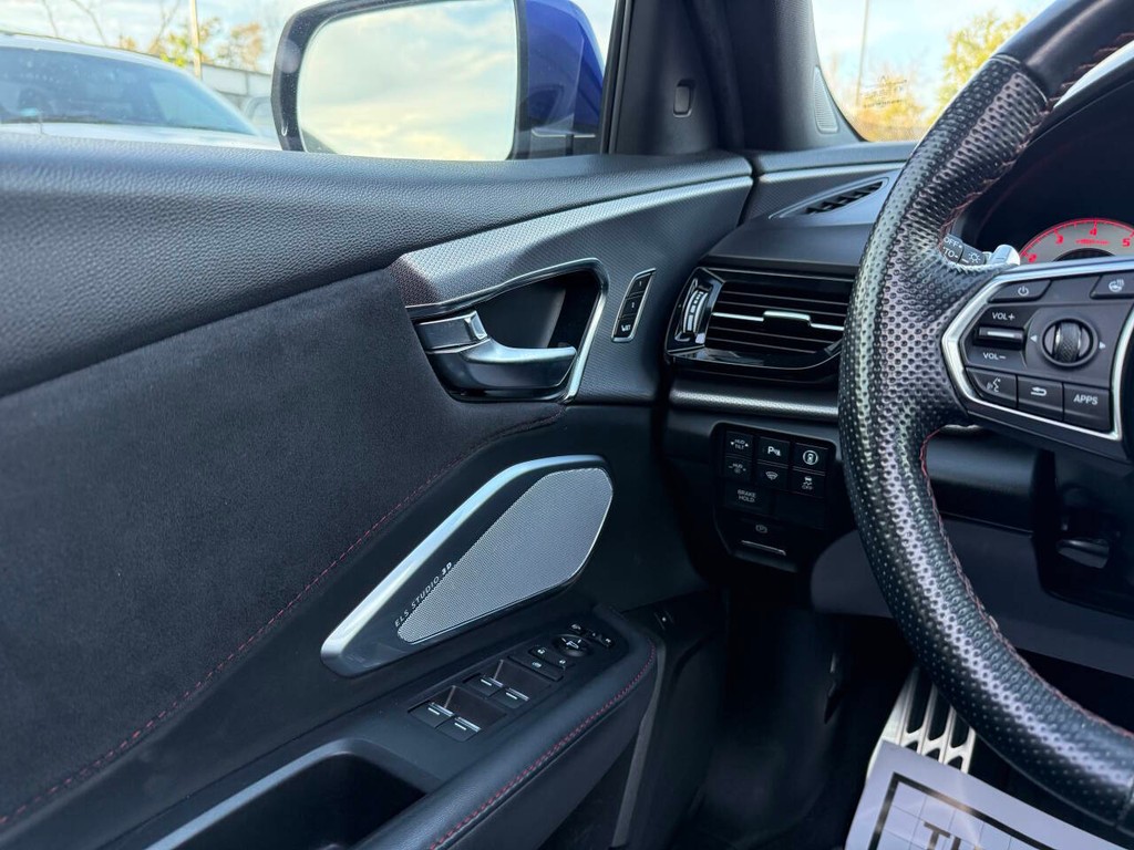 Acura RDX Vehicle Full-screen Gallery Image 32