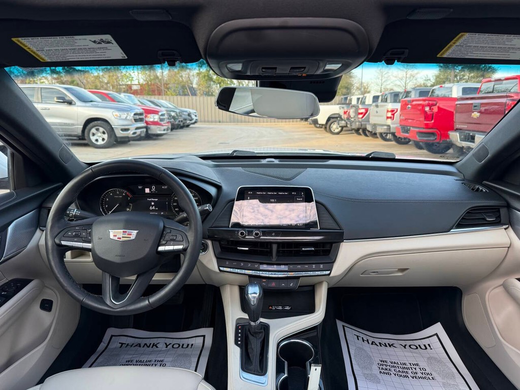 Cadillac CT4 Vehicle Full-screen Gallery Image 17