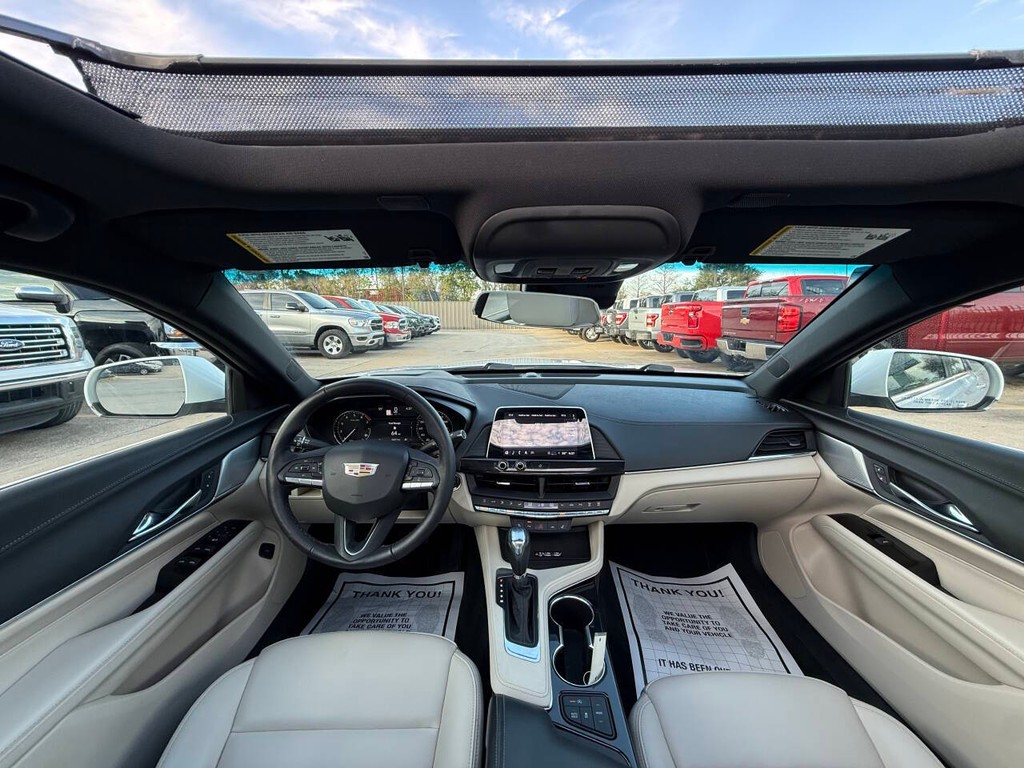 Cadillac CT4 Vehicle Full-screen Gallery Image 18