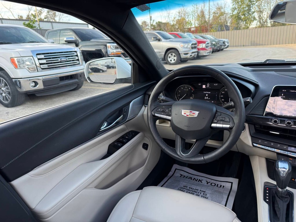 Cadillac CT4 Vehicle Full-screen Gallery Image 19