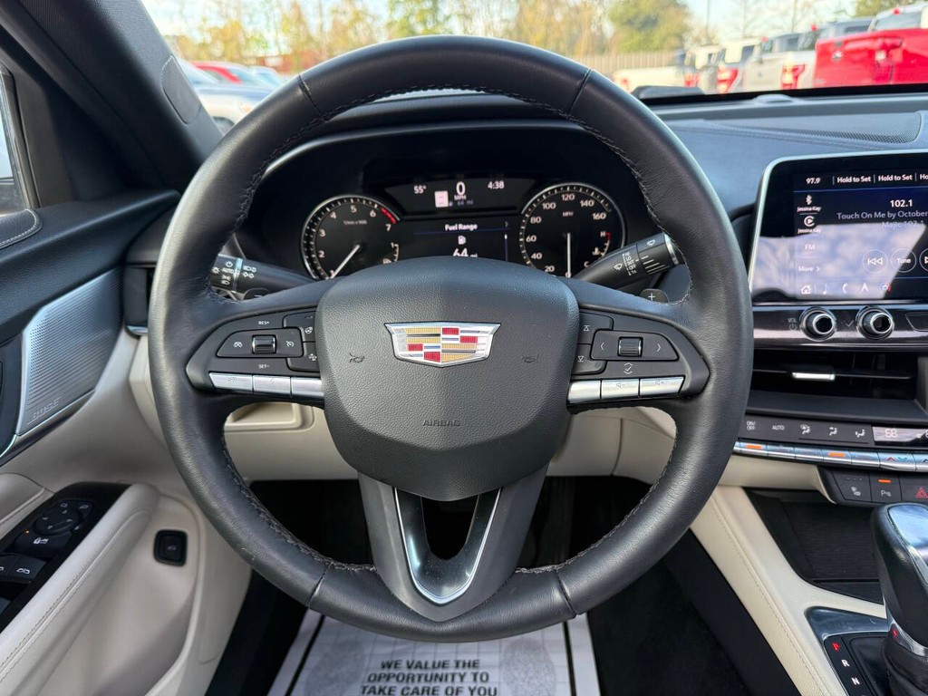 Cadillac CT4 Vehicle Full-screen Gallery Image 23