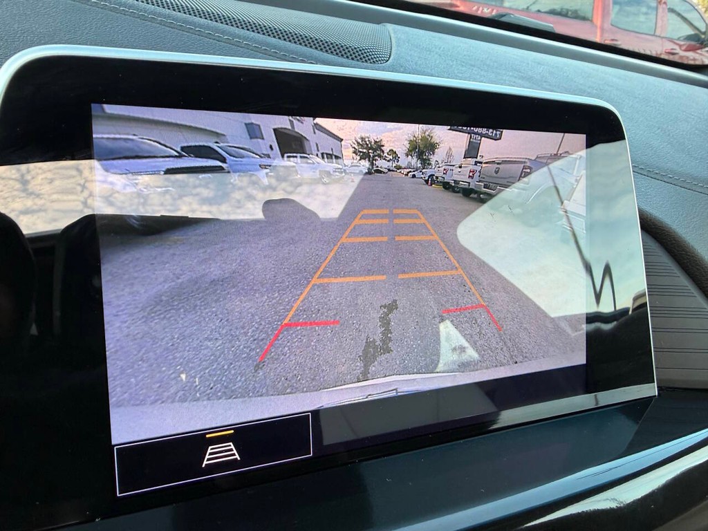 Cadillac CT4 Vehicle Full-screen Gallery Image 27