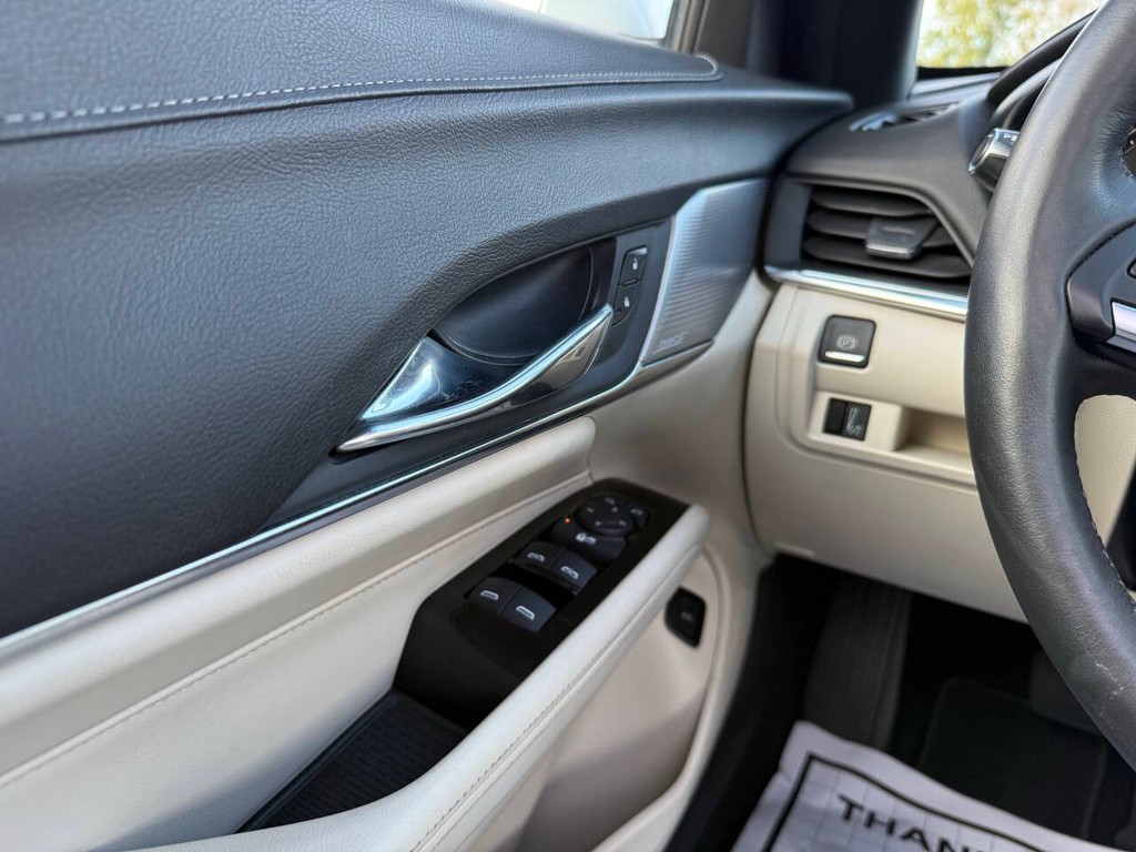 Cadillac CT4 Vehicle Full-screen Gallery Image 31