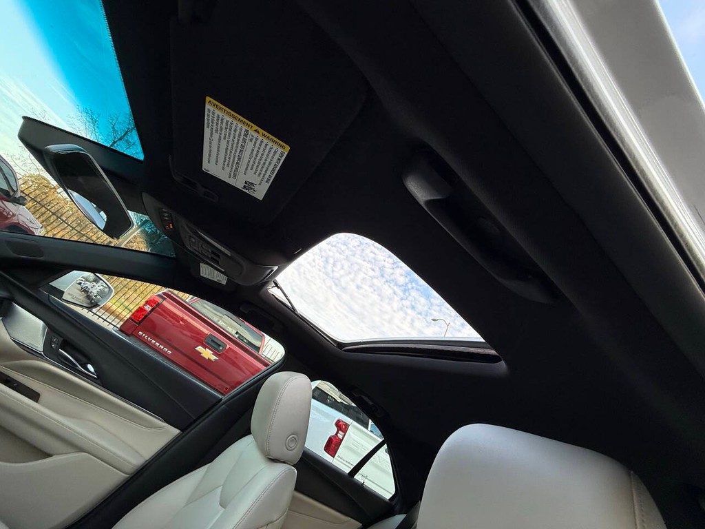 Cadillac CT4 Vehicle Full-screen Gallery Image 32