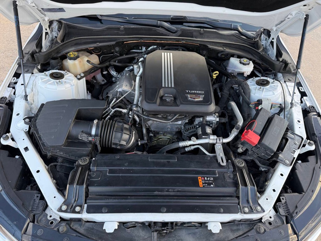 Cadillac CT4 Vehicle Full-screen Gallery Image 36