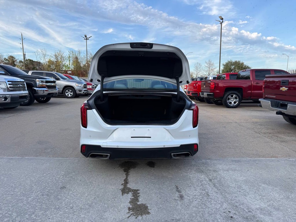 Cadillac CT4 Vehicle Full-screen Gallery Image 38