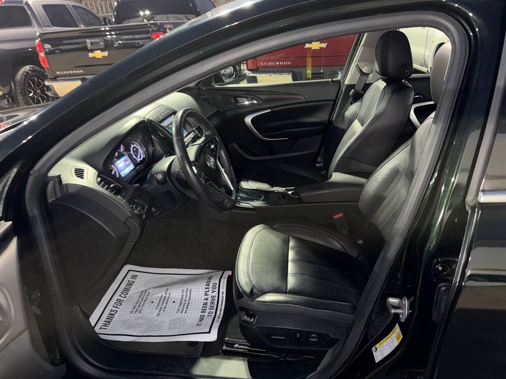 Buick Regal Vehicle Full-screen Gallery Image 06