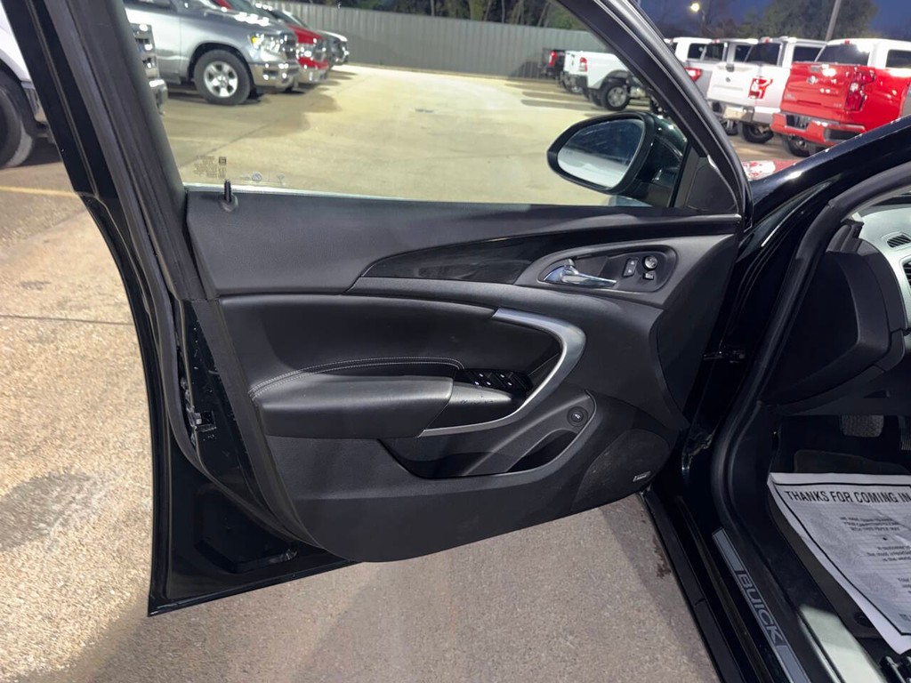 Buick Regal Vehicle Full-screen Gallery Image 07