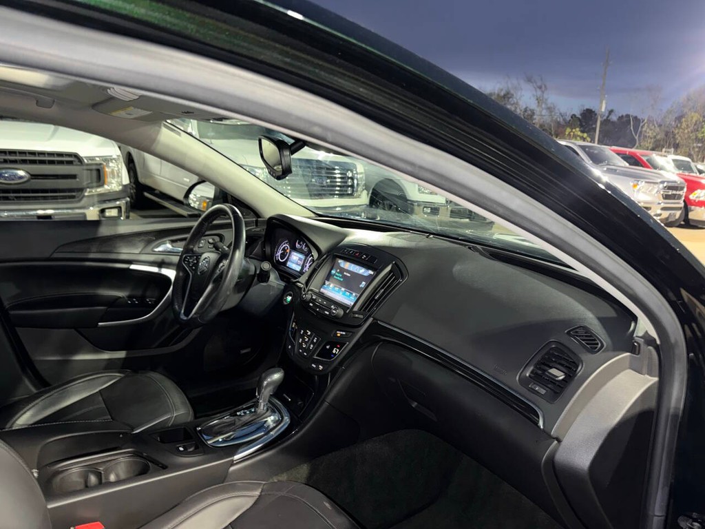 Buick Regal Vehicle Full-screen Gallery Image 08