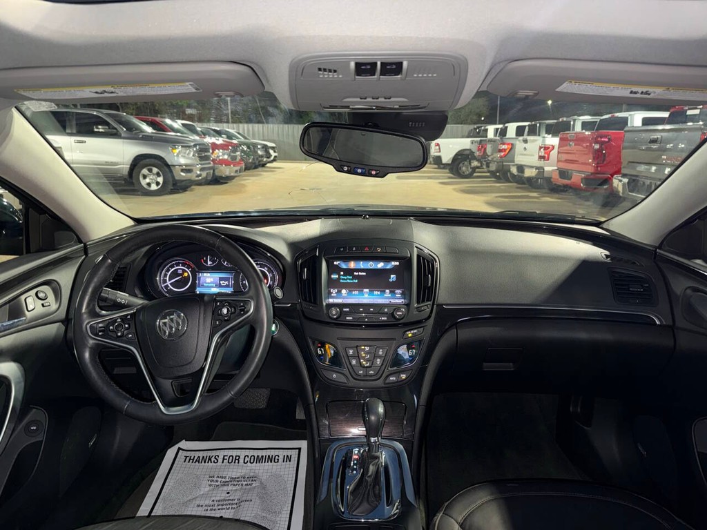 Buick Regal Vehicle Full-screen Gallery Image 16