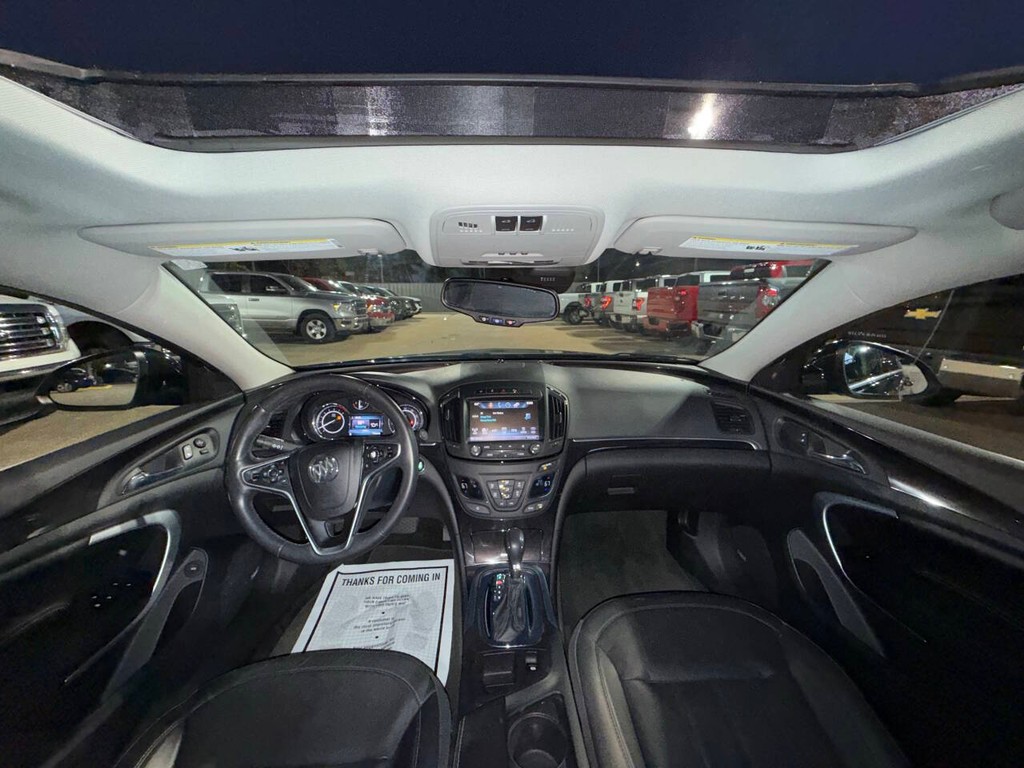 Buick Regal Vehicle Full-screen Gallery Image 17