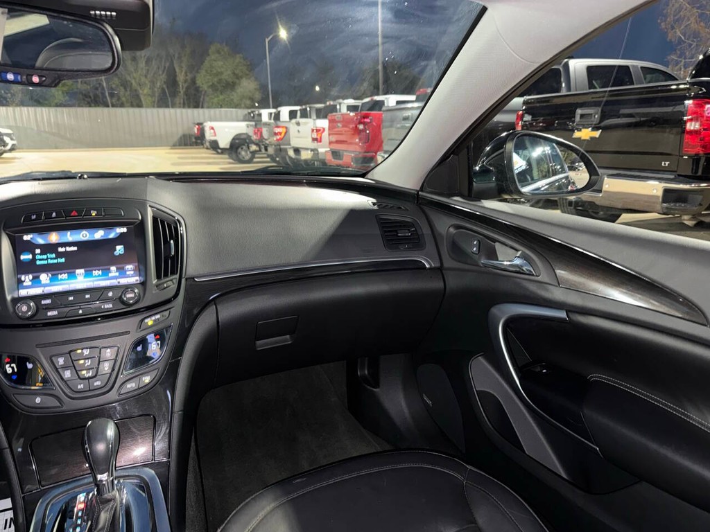 Buick Regal Vehicle Full-screen Gallery Image 20