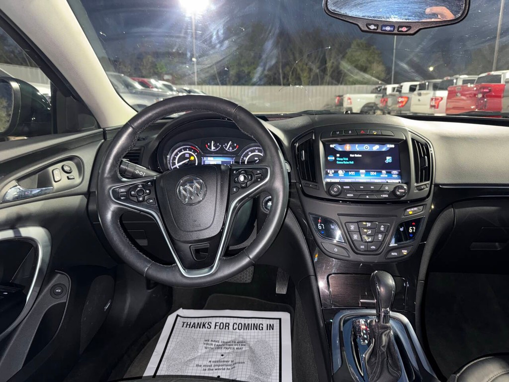 Buick Regal Vehicle Full-screen Gallery Image 21