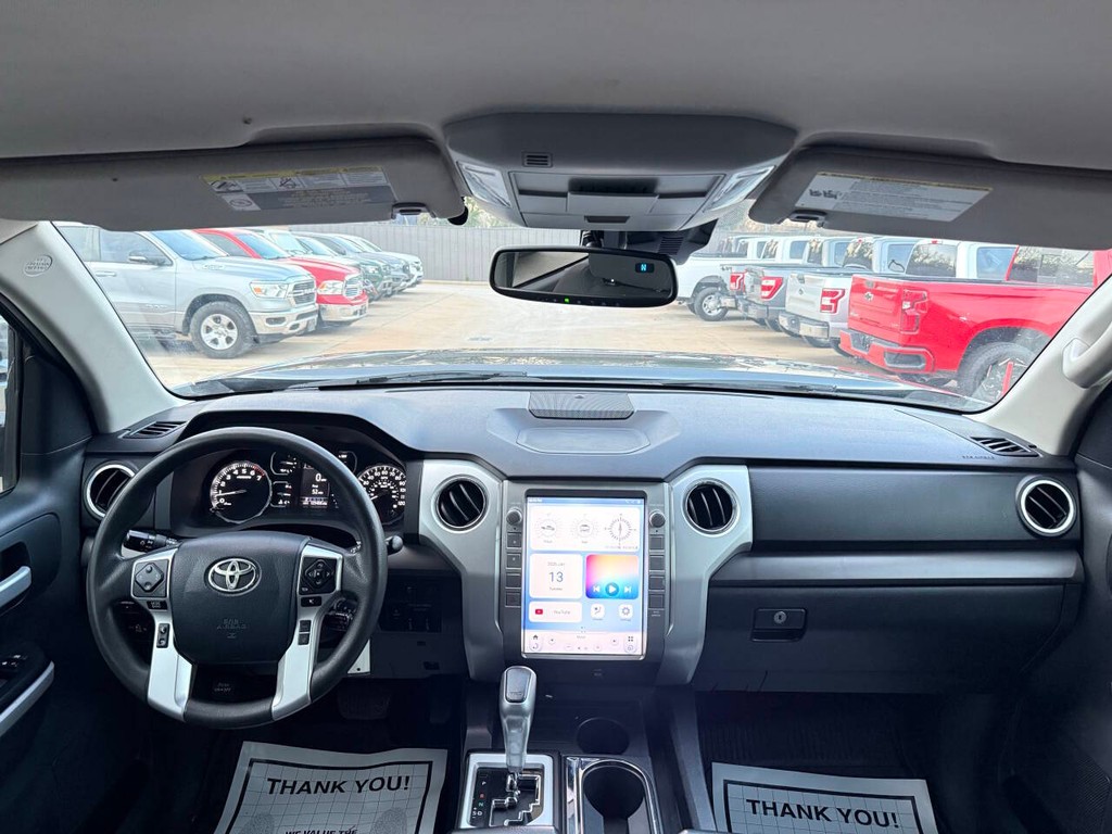 Toyota Tundra 2WD Vehicle Full-screen Gallery Image 17